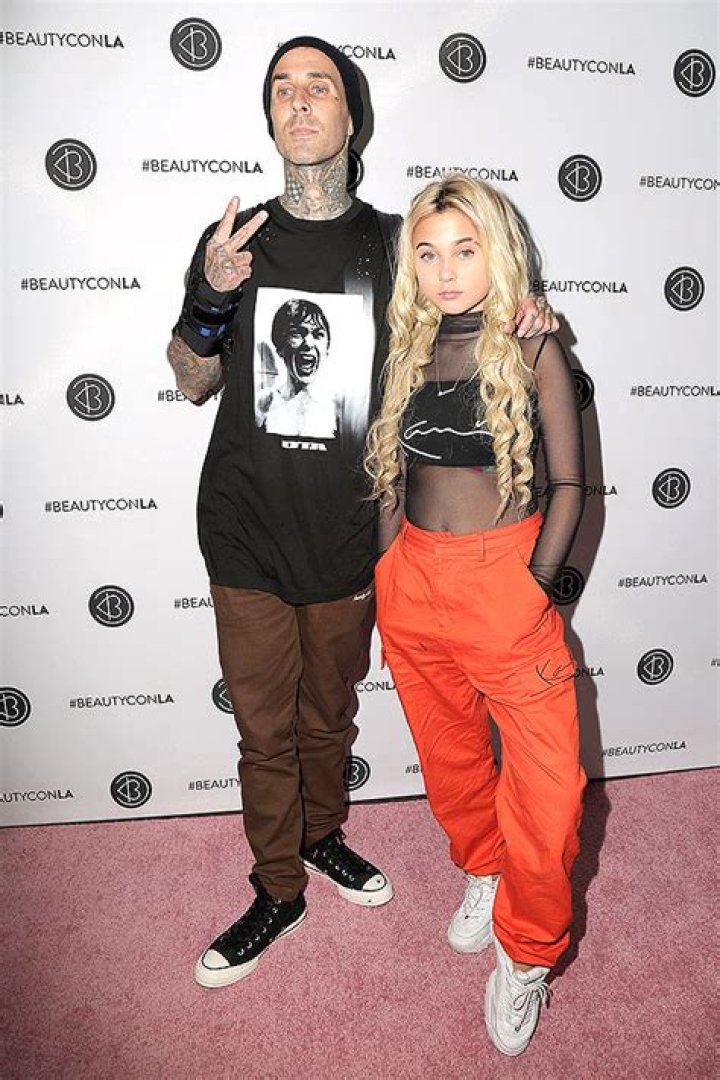 Travis Barker’s Daughter Alabama Claims She Hasn’t Seen Mom In Months – Hollywood Life
