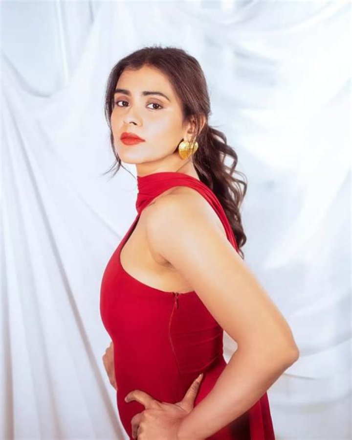 Turning Heads In Red
