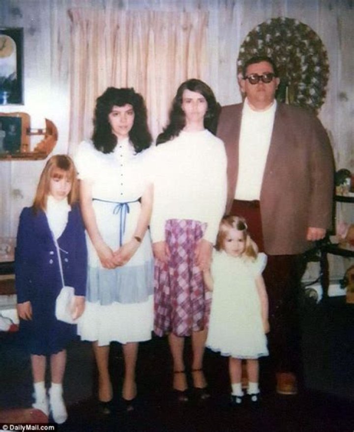 Turpins: Mom Louise Slept With A Man She Met Online & Dad David Encouraged It, Claims Her Sister
