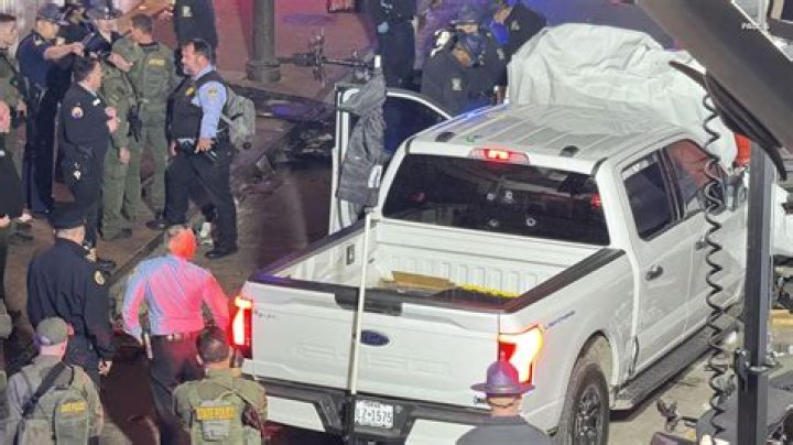 Vehicle plows into pedestrians, killing nine in Toronto, Canada &ndash; 23 Apr 2018