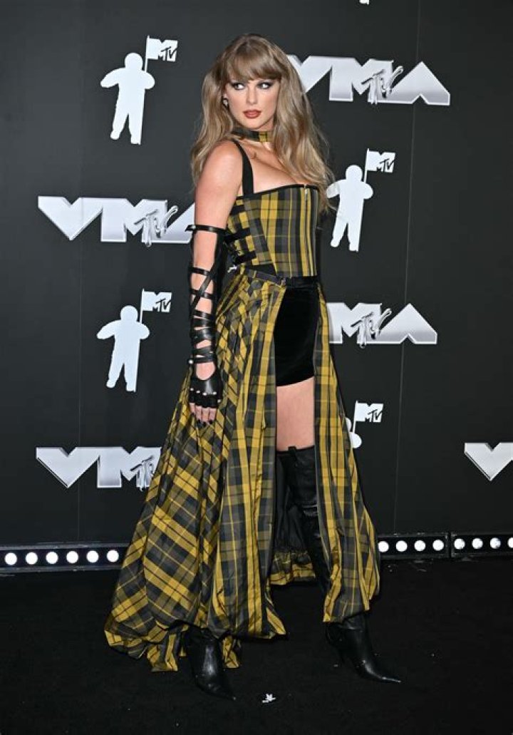 VMA Red Carpet Pics — MTV Video Music Award’s Hottest Hunks