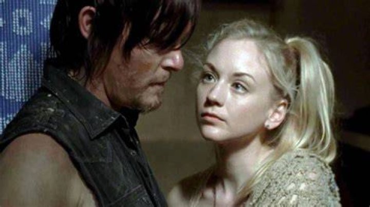 Walking Dead Daryl and Beth Drinking