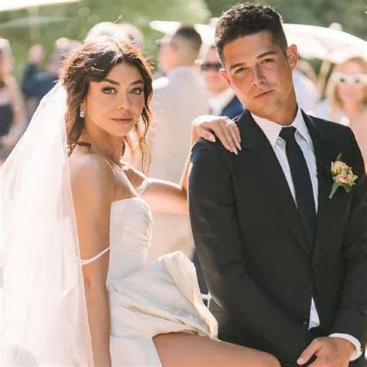 Wells Adams, Sarah Hyland