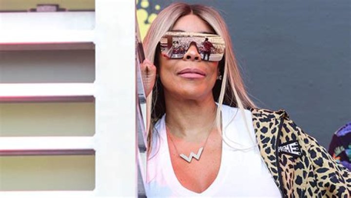 Wendy Williams, 54, Looks Fierce In White T-Shirt & Shades At Concert After Split From Kevin Hunter