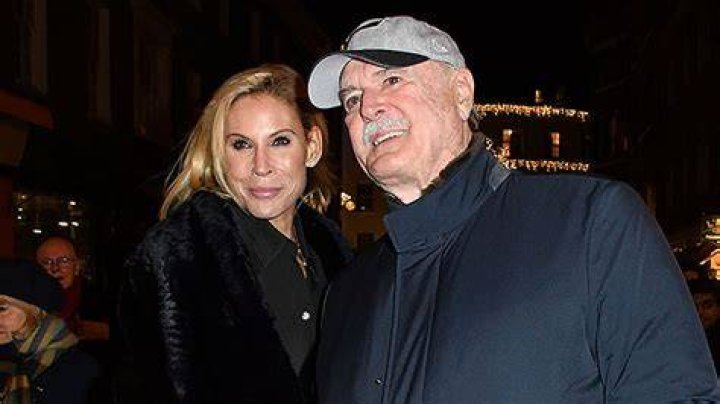 What To Know About The Actor’s 4 Marriages – Hollywood Life