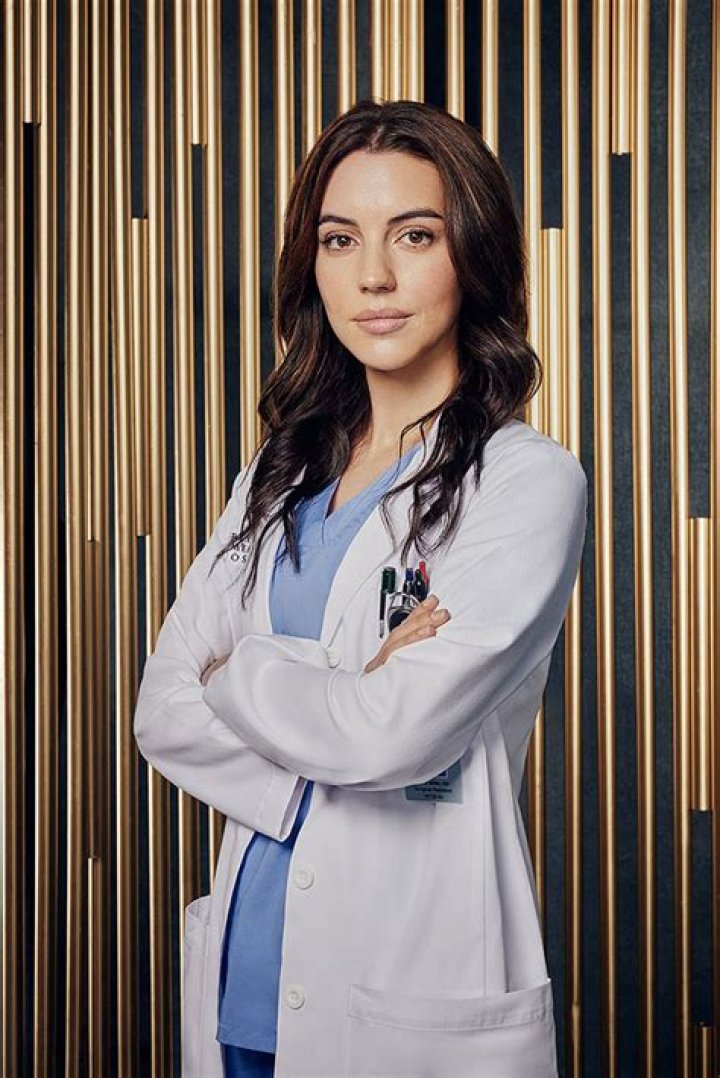 Who Is Adelaide Kane? About The New ‘Grey’s Anatomy’ Season 19 Star – Hollywood Life