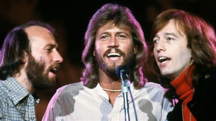Who Is Barry Gibb? 5 Things About The Bee Gees Singer & Music Icon – Hollywood Life