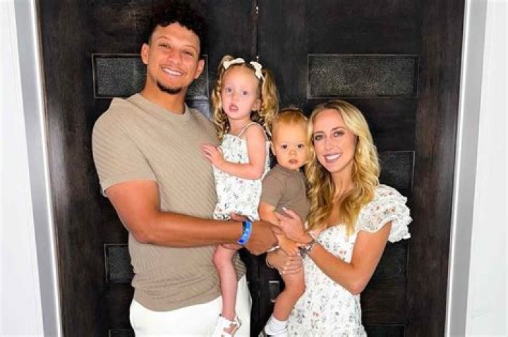 Who Is Brittany Mahomes? Everything About Patrick Mahomes’ Wife – Hollywood Life