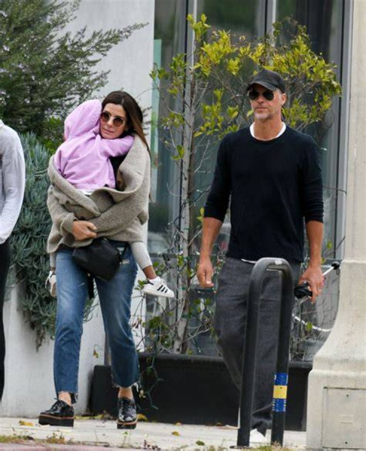 Who Is Bryan Randall? Facts On Sandra Bullock’s Boyfriend – Hollywood Life