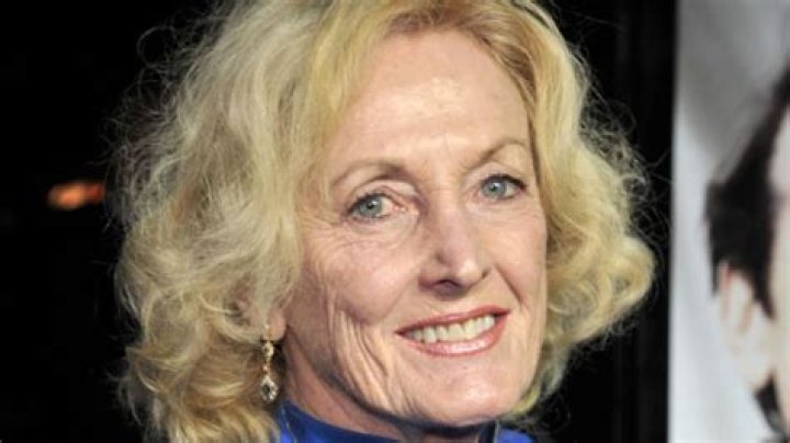 Who Is Eileen Ryan? Here’s What To Know About Sean Penn’s Mom Who Died – Hollywood Life