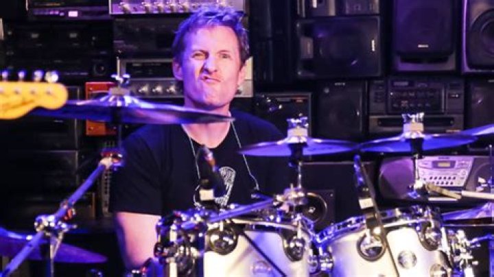 Who Is Josh Freese? Learn About The Foo Fighters’ New Drummer – Hollywood Life