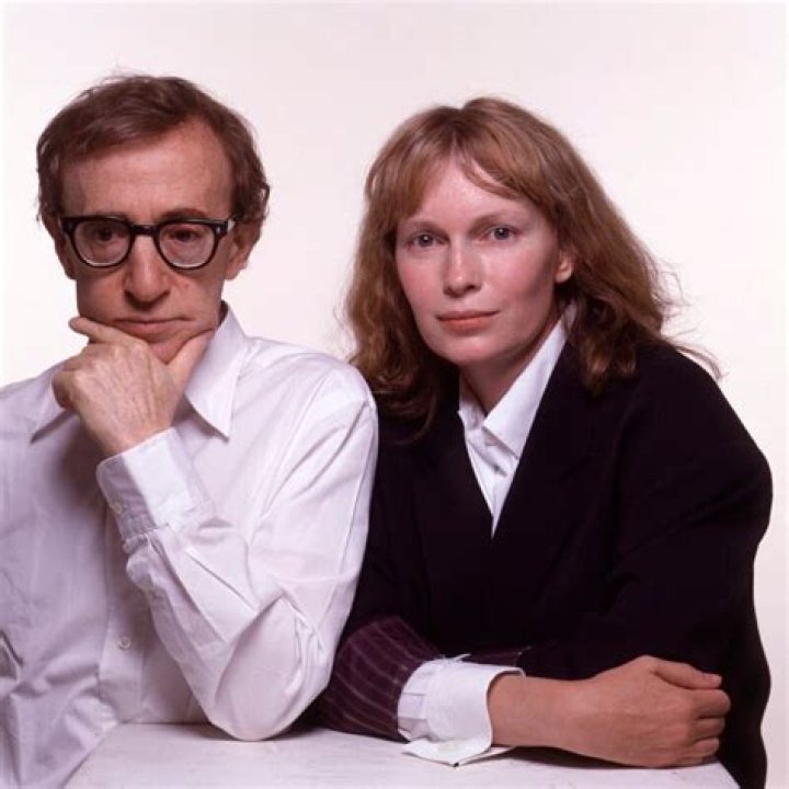 Woody Allen and Mia Farrow In Leningrad With children Satchel, Lark, Dylan, Fletcher, Daisy And Soon Yi, Moses. Credit: 1605726Globe Photos/MediaPunch /IPX
