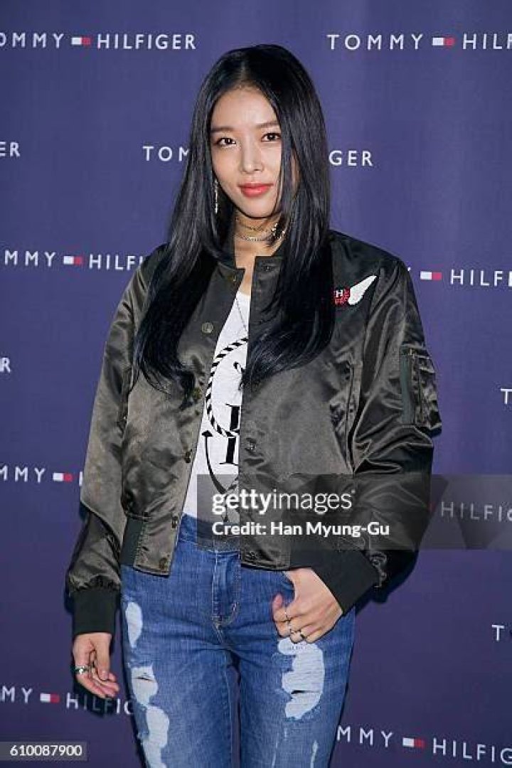 Yubin — Photos