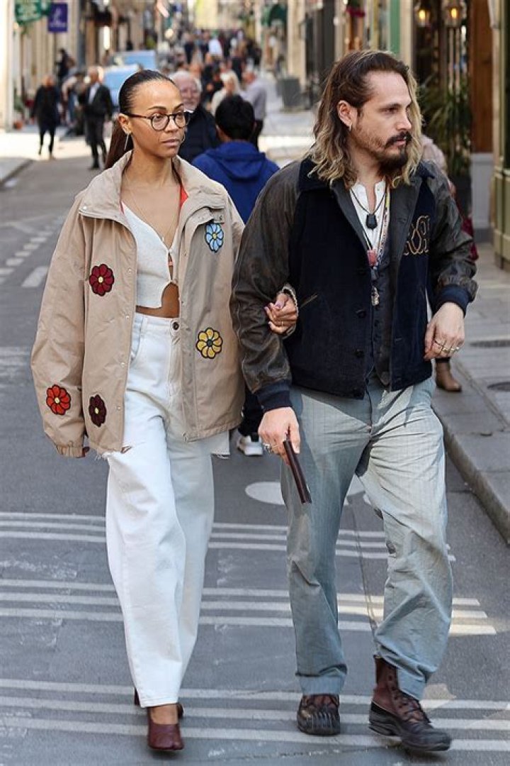 Zoe Saldana & Husband Marco Perego Pack On PDA On Paris Vacation – Hollywood Life